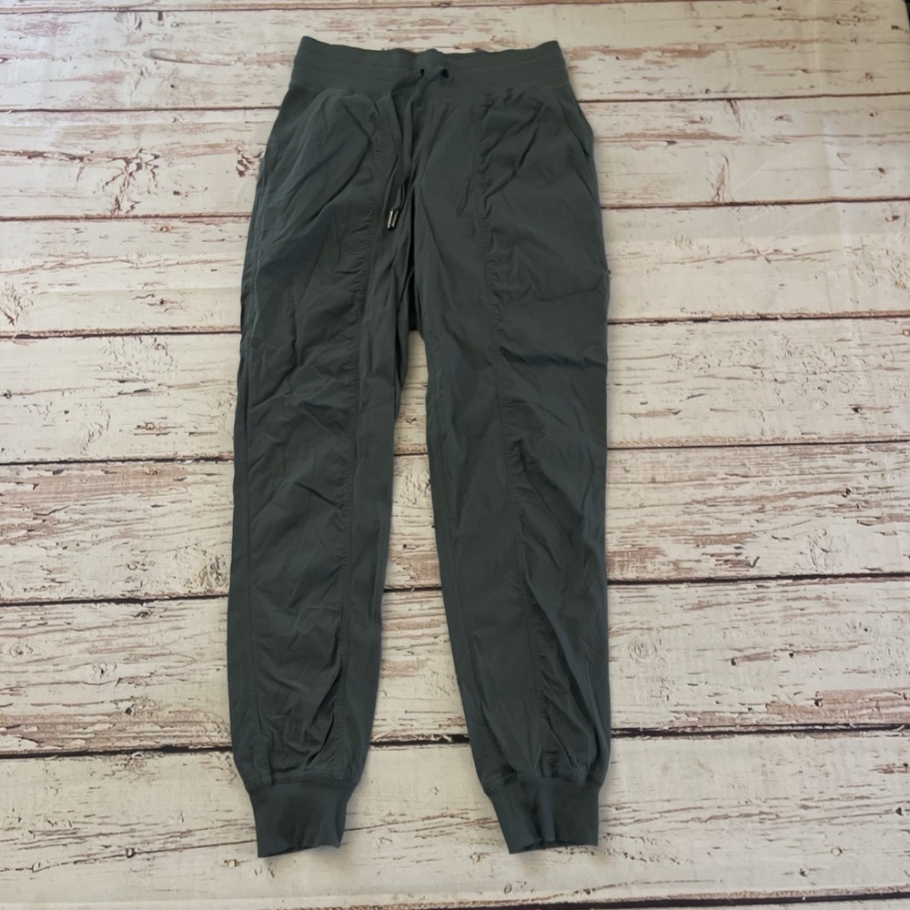 Lululemon Street to Studio Crop Unlined Green Pant Size 4 Inseam 28" Pants